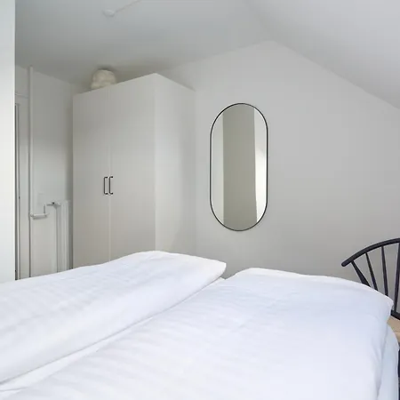 Beautiful 3 Bedroom Near Shopping & Metro Apartment Copenhagen