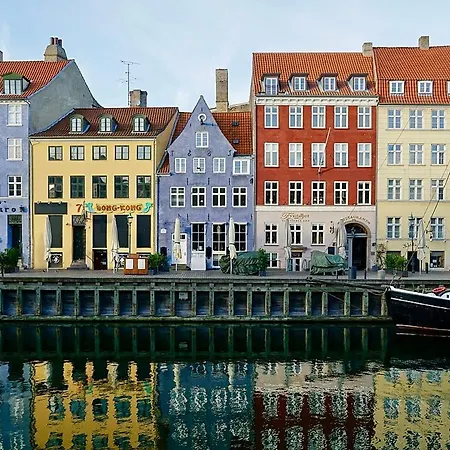 Apartment Beautiful 3 Bedroom Near Shopping & Metro *