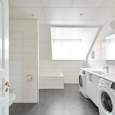 Beautiful 3 Bedroom Near Shopping & Metro Apartman Koppenhága